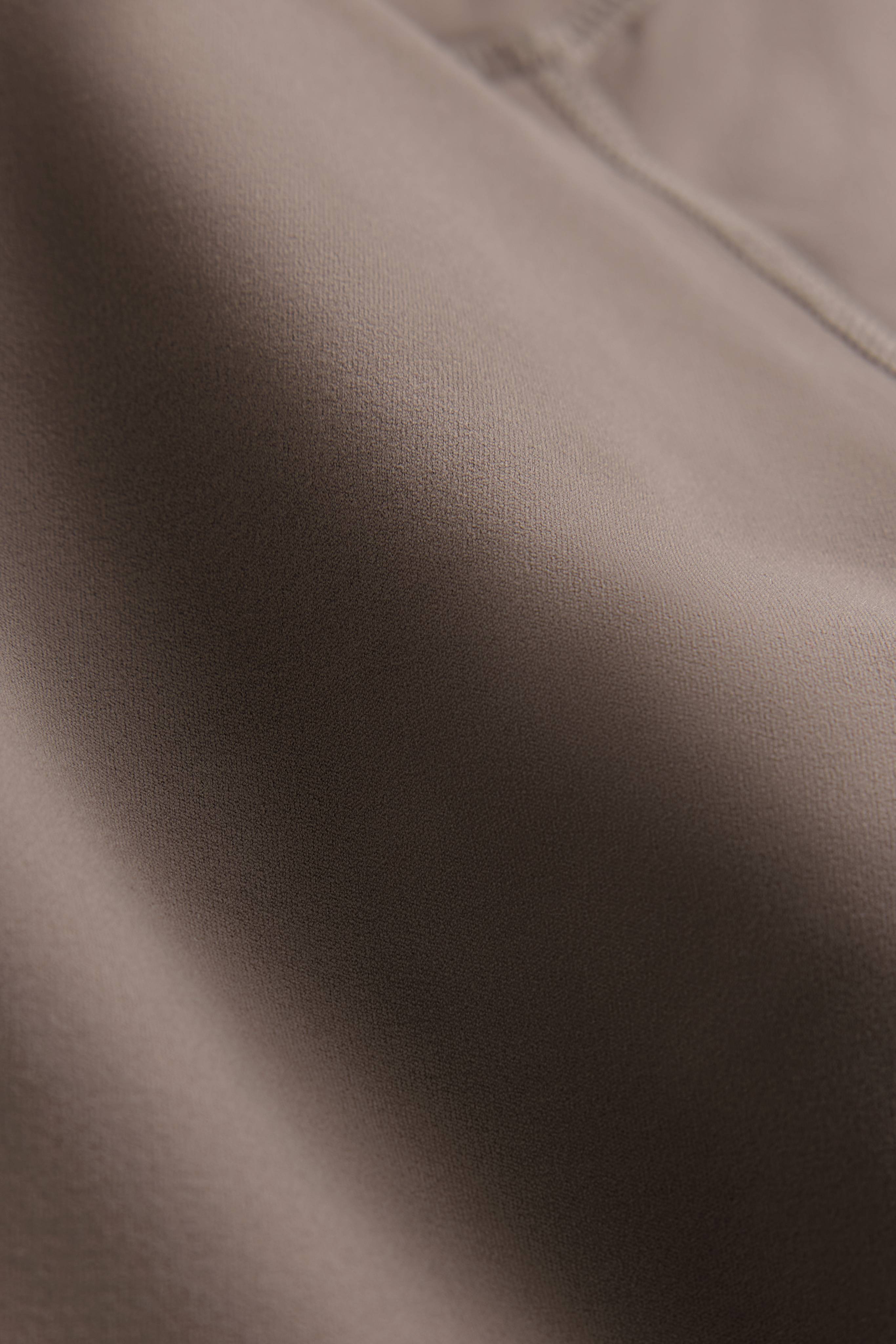 Cloudform® Shorts - Truffle